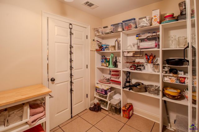 301 Hunts Landing Drive, Kathleen, GA 31047