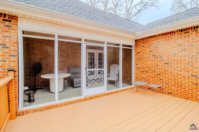 301 Hunts Landing Drive, Kathleen, GA 31047