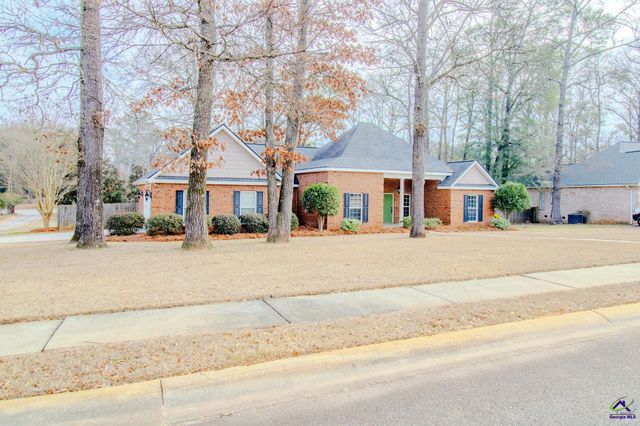 301 Hunts Landing Drive, Kathleen, GA 31047