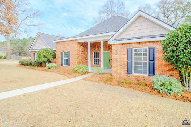 301 Hunts Landing Drive, Kathleen, GA 31047