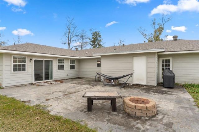 17 Horseshoe Lane, Sulphur, LA 70663