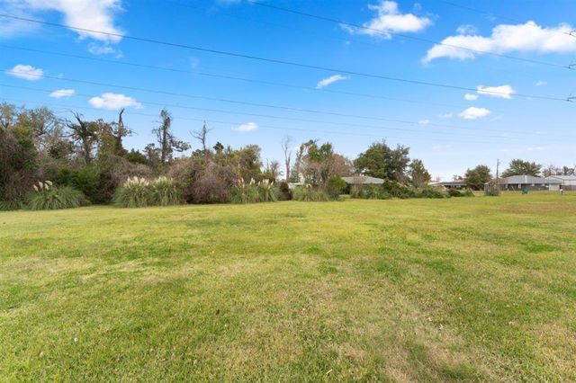 17 Horseshoe Lane, Sulphur, LA 70663
