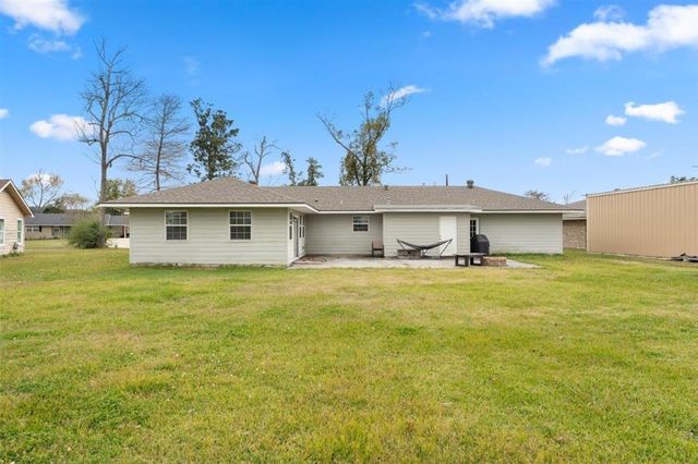 17 Horseshoe Lane, Sulphur, LA 70663