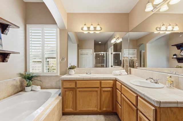 1792 San Esteban Cir, Roseville, CA 95747