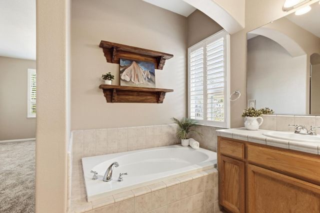 1792 San Esteban Cir, Roseville, CA 95747