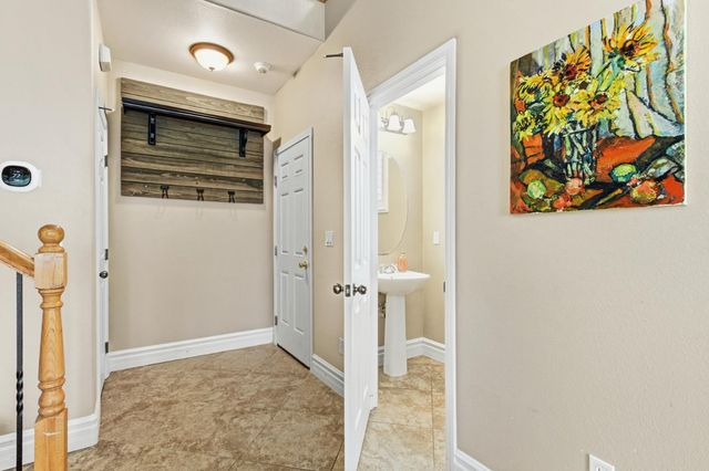 1792 San Esteban Cir, Roseville, CA 95747