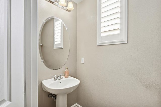 1792 San Esteban Cir, Roseville, CA 95747