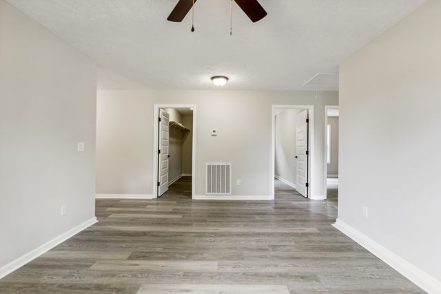 1212 Hollis Ln, Lafayette, TN 37083