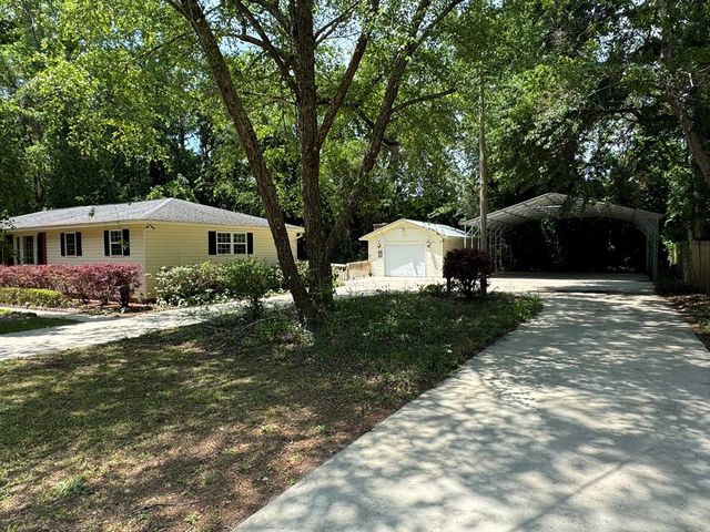 2193 Lake Shore Drive, Manning, SC 29102