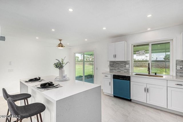 15401 N CAMEO Drive, Sun City, AZ 85351