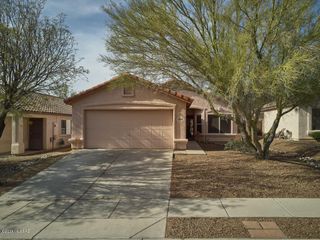 5562 W Peaceful Dove Place, Marana, AZ 85658