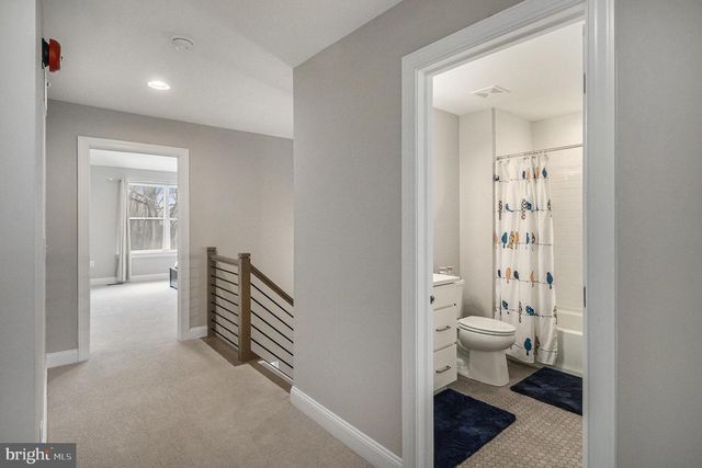 10 WHEATLEY WALK, Lansdale, PA 19446