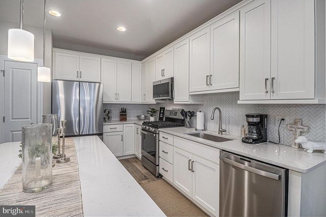 10 WHEATLEY WALK, Lansdale, PA 19446