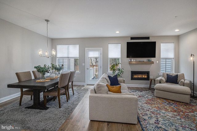 10 WHEATLEY WALK, Lansdale, PA 19446