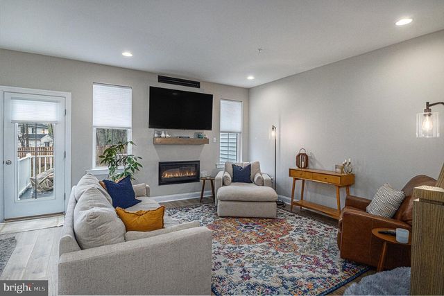 10 WHEATLEY WALK, Lansdale, PA 19446