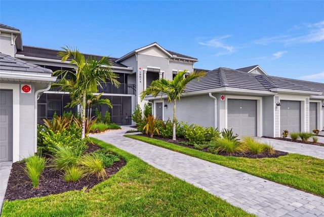 18911 SCALLOP LOOP 204, Lakewood Ranch, FL 34211