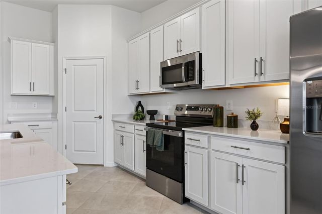 18911 SCALLOP LOOP 204, Lakewood Ranch, FL 34211