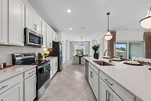 18911 SCALLOP LOOP 204, Lakewood Ranch, FL 34211