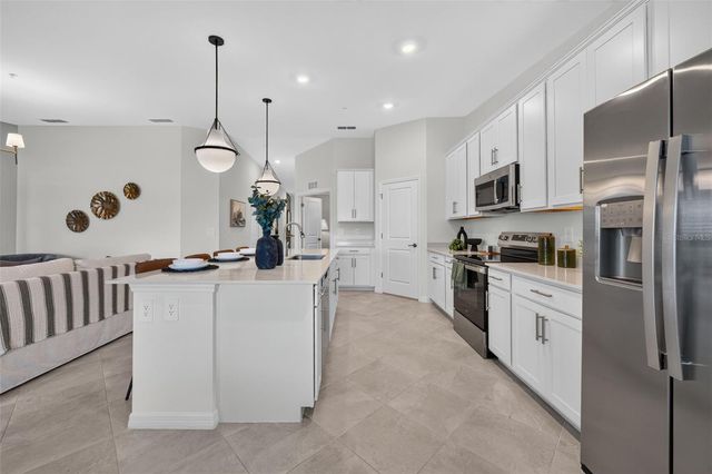 18911 SCALLOP LOOP 204, Lakewood Ranch, FL 34211