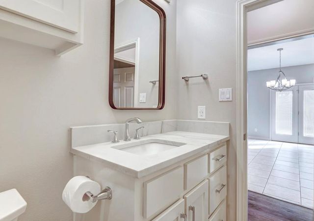 2911 E 5th ST, Austin, TX 78702