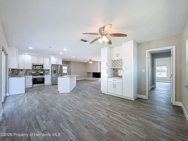 4221 Shore Acres Boulevard, St. Petersburg, FL 33703