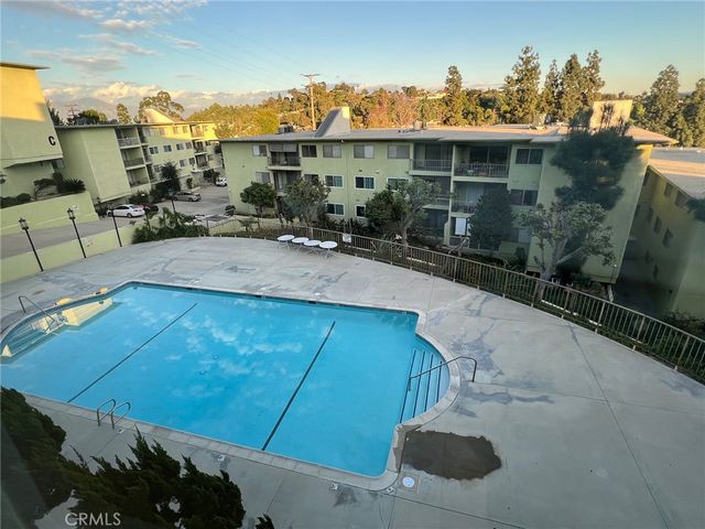 1301 S Atlantic B424, Monterey Park, CA 91754
