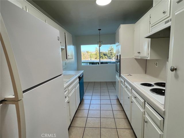1301 S Atlantic B424, Monterey Park, CA 91754