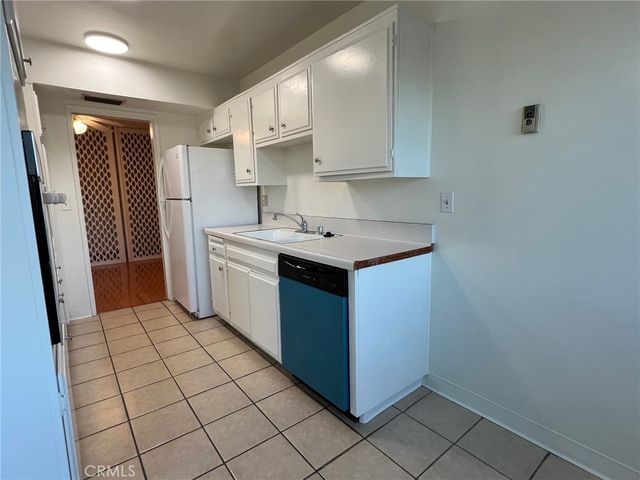 1301 S Atlantic B424, Monterey Park, CA 91754