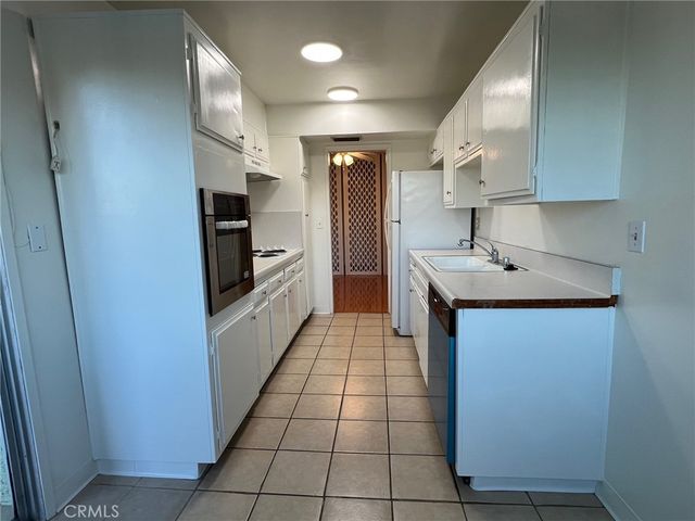 1301 S Atlantic B424, Monterey Park, CA 91754