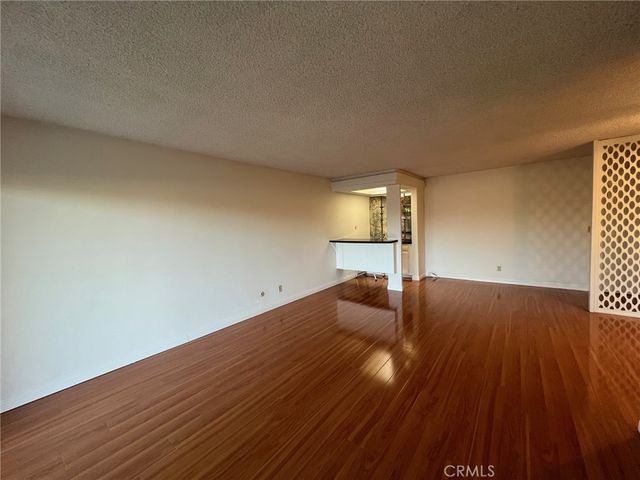 1301 S Atlantic B424, Monterey Park, CA 91754