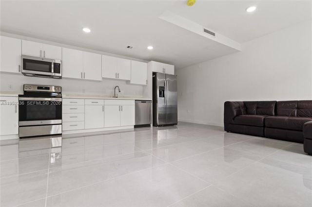 14571 SW 261st St, Homestead, FL 33032