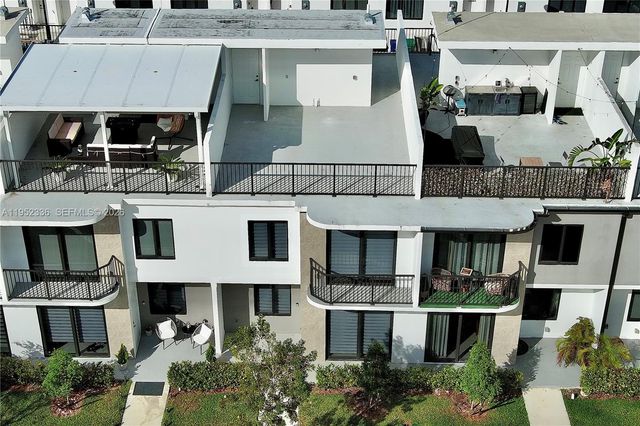 14571 SW 261st St, Homestead, FL 33032