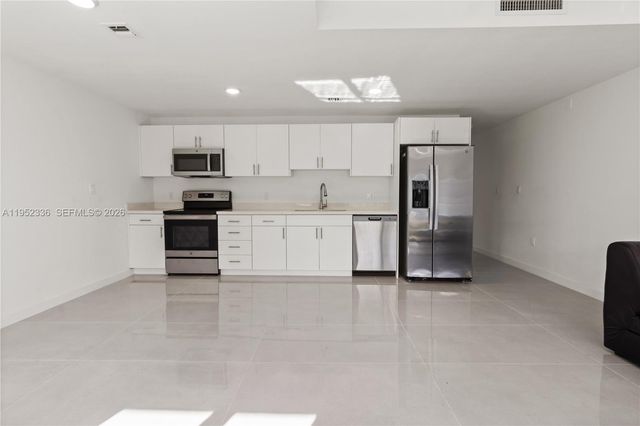 14571 SW 261st St, Homestead, FL 33032