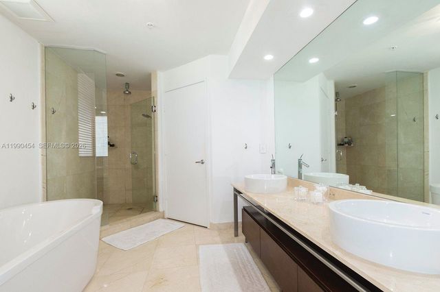 16275 Collins Ave x, Sunny Isles Beach, FL 33160