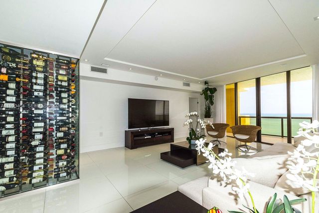 16275 Collins Ave x, Sunny Isles Beach, FL 33160