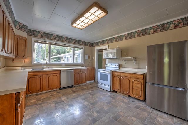 3800 38th St SE, Minot, ND 58701