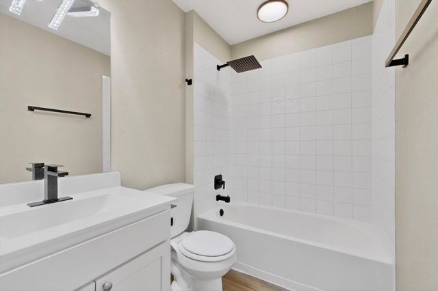 218 Sickle LOOP, Kyle, TX 78640