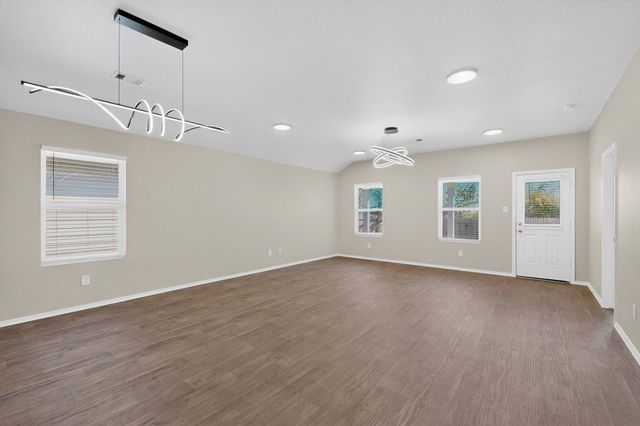 218 Sickle LOOP, Kyle, TX 78640