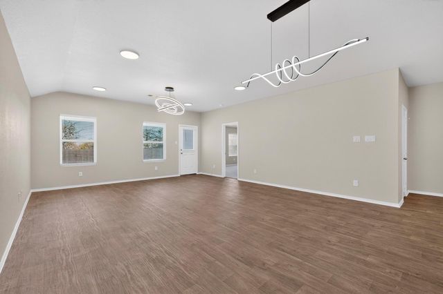 218 Sickle LOOP, Kyle, TX 78640