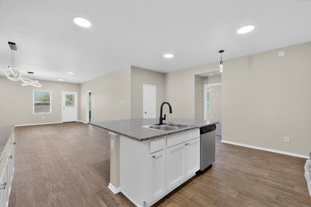 218 Sickle LOOP, Kyle, TX 78640