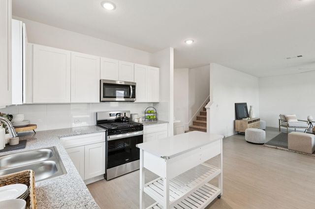 1010 S Oakhurst Drive, Dayton, TX 77535