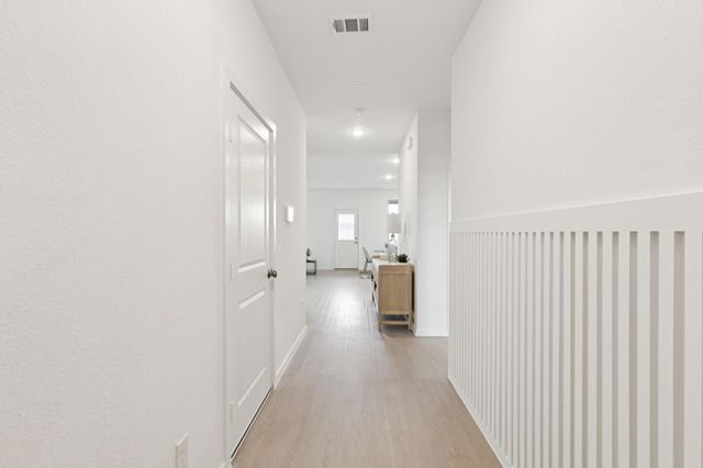 1010 S Oakhurst Drive, Dayton, TX 77535