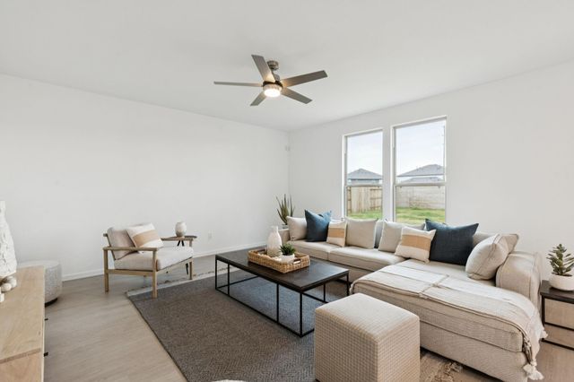 1010 S Oakhurst Drive, Dayton, TX 77535