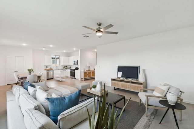 1010 S Oakhurst Drive, Dayton, TX 77535