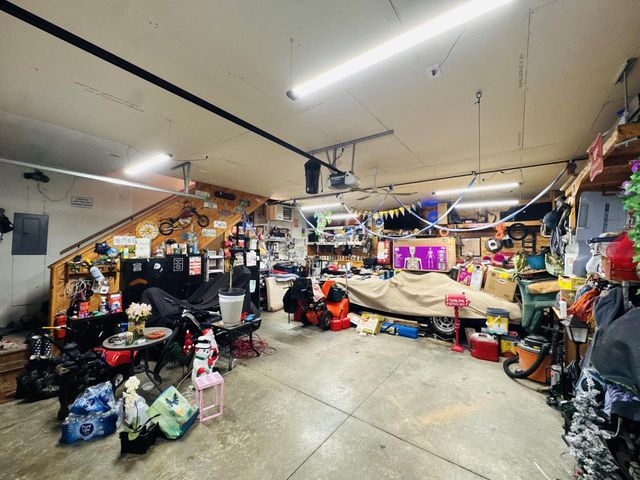 906 Villa Park DRIVE, West Bend, WI 53090