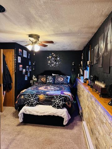 906 Villa Park DRIVE, West Bend, WI 53090