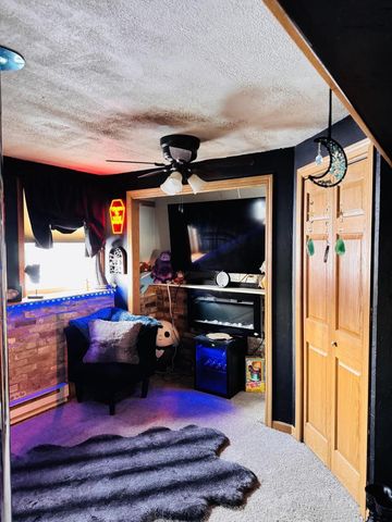 906 Villa Park DRIVE, West Bend, WI 53090