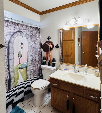 906 Villa Park DRIVE, West Bend, WI 53090