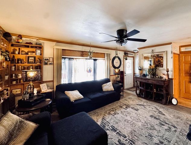 906 Villa Park DRIVE, West Bend, WI 53090