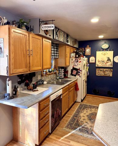 906 Villa Park DRIVE, West Bend, WI 53090